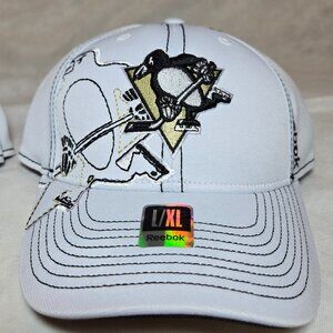Reebok White Black Stitched Fitted NHL Pittsburgh Penguins Flex Fit Hat Cap S/M